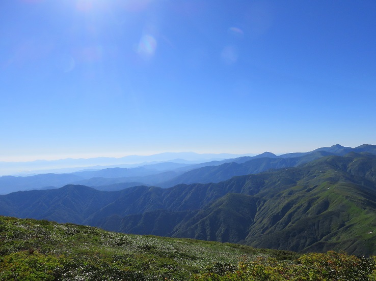 朝日連峰の稜線歩き