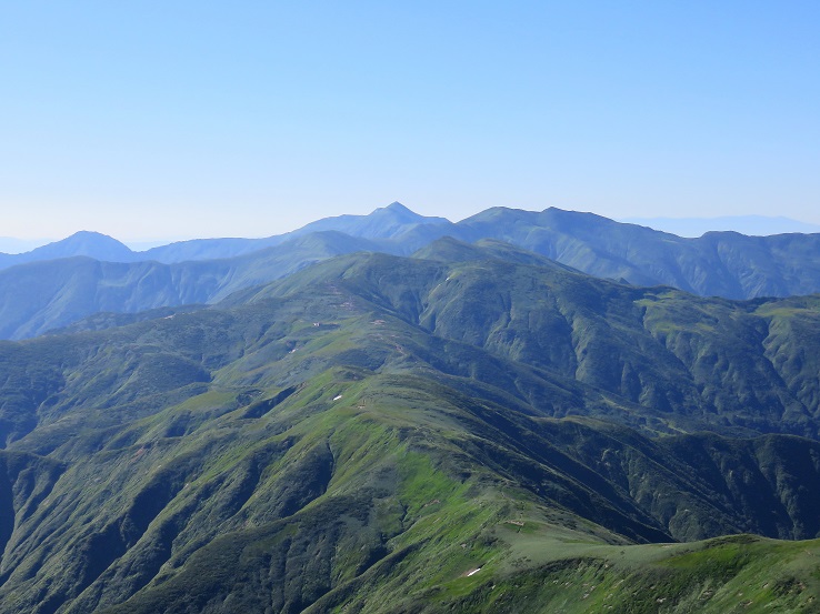 朝日連峰以東岳登山！狐穴小屋～竜門山避難小屋料金・水場・トイレ詳細