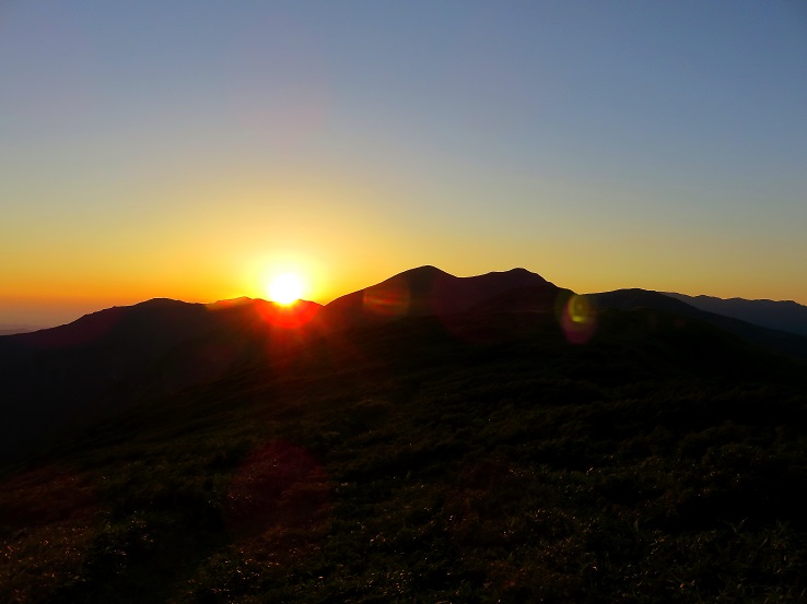 竜門山避難小屋からの夕日