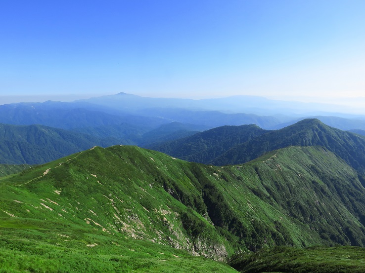 古寺鉱泉方面の山並み