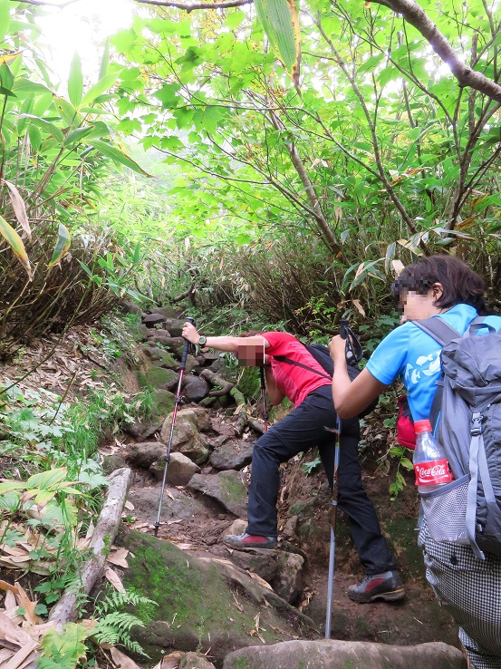 妙高山急登で悶絶姿