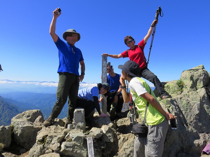 高妻山の山頂