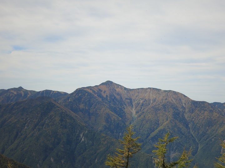 f:id:aohige0718:20161027224515j:plain 布引山山頂近くからの南アルプス景色