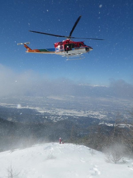 遭難滑落事故でヘリコプター救助