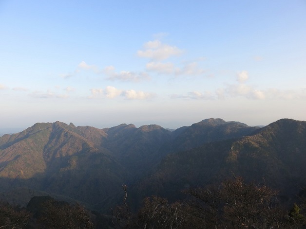 f:id:aohige0718:20161030222910j:plain 熊野古道大峯奥駈道山上ヶ岳方面景色