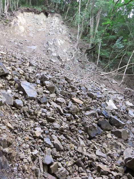 小雲取越の崩壊地