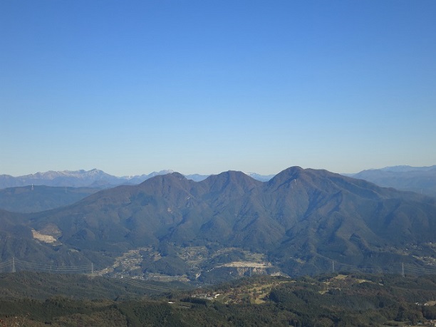 f:id:aohige0718:20161201214431j:plain 榛名山の正面に物聞山
