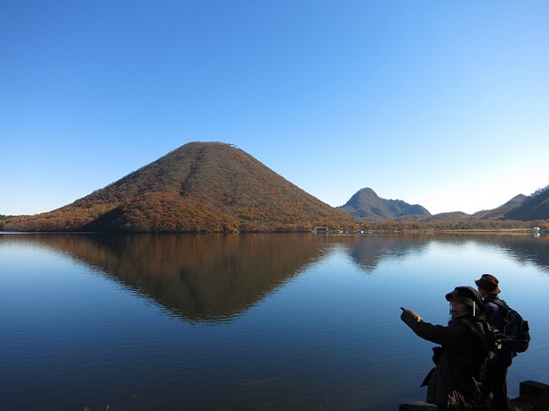 f:id:aohige0718:20161201214607j:plain 逆さ榛名富士