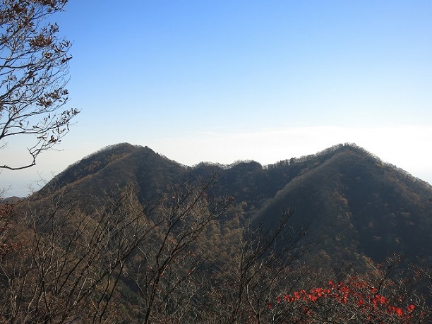 f:id:aohige0718:20161201215620j:plain 三ツ峰山