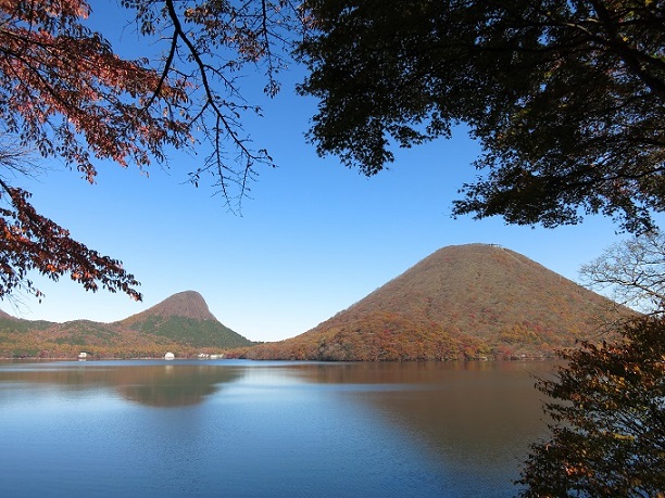 f:id:aohige0718:20161201220311j:plain 榛名富士と榛名湖が絵になる