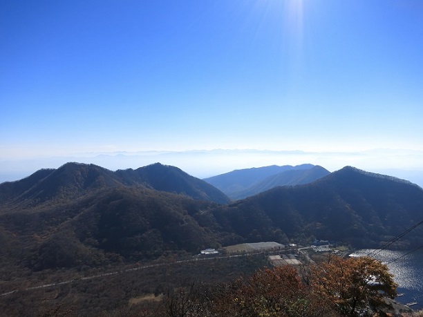 f:id:aohige0718:20161201220341j:plain 榛名富士の山頂の様子