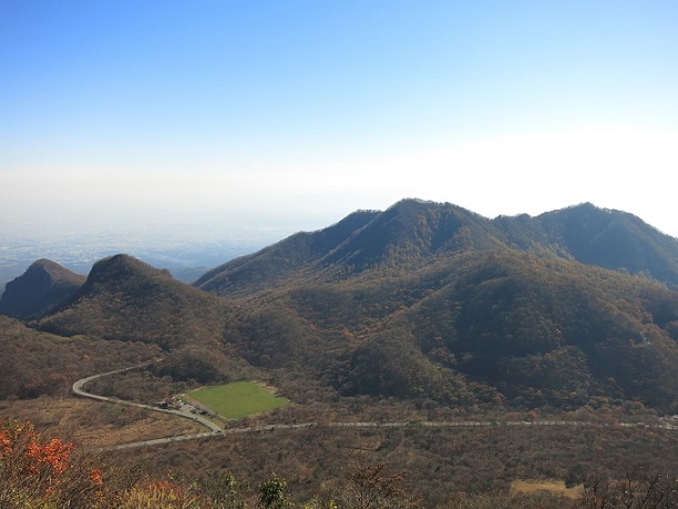 f:id:aohige0718:20161201220358j:plain 榛名山のクネクネ道