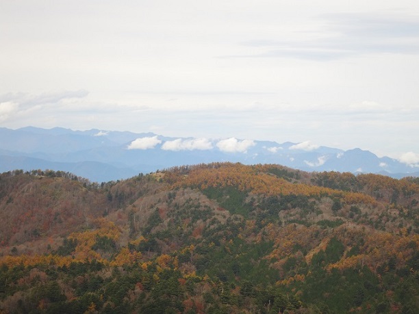 f:id:aohige0718:20161203211442j:plain 姫次・棒ノ木丸方面落葉松の紅葉