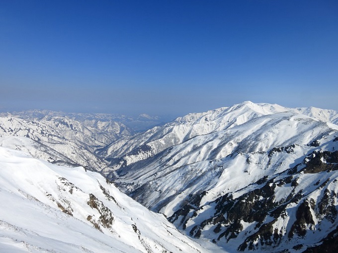 ジャンクションピークから大烏帽子山・檜倉山遠望