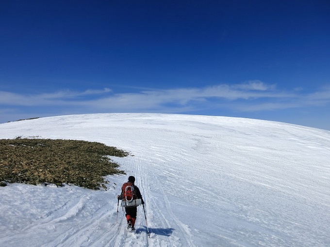 柄沢山から巻機山方面一面白銀の世界