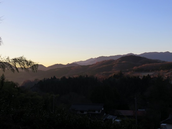日帰りロング登山40km！陣馬山・生藤山・三国山縦走(前編