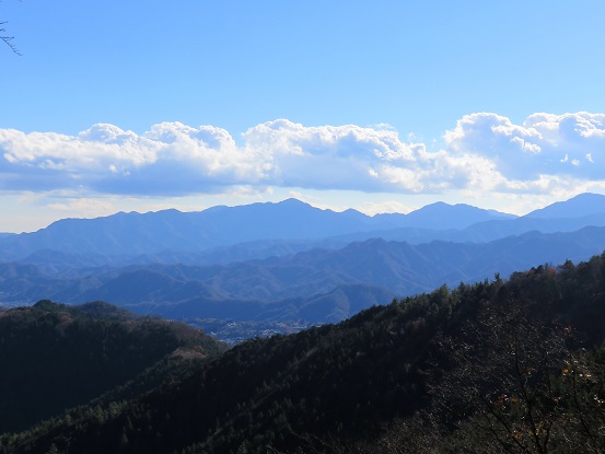 丹沢山塊遠望