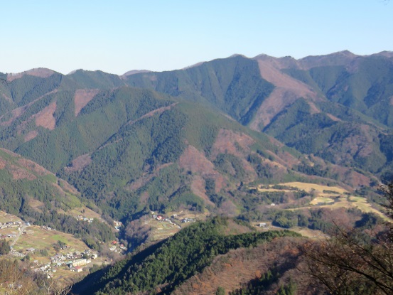 陣馬山・生藤山・三国山方面景色