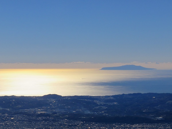 相模湾と、大島のコラボ