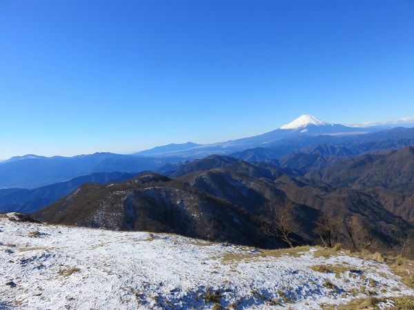 斜面に少し雪