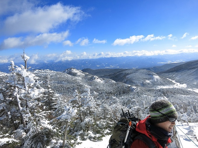 北横岳ヒュッテで写真撮影の様子