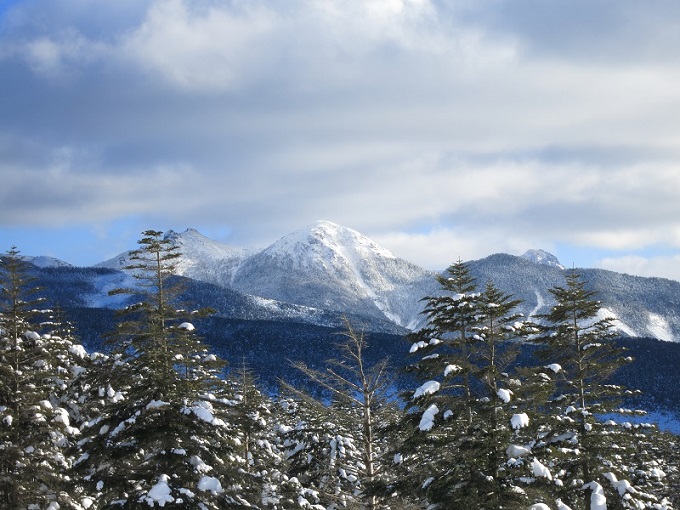 北横岳周辺からの天狗岳景色