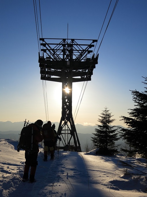 北横岳登山口の北八ヶ岳ロープウェイは使わずに歩いて下山の様子