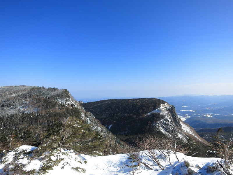 f:id:aohige0718:20161223172049j:plain 冬山のニュウの様子