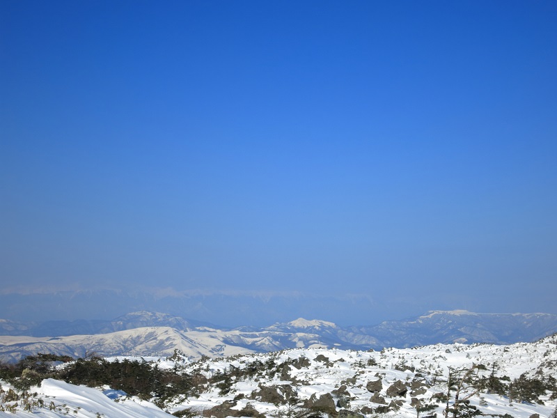 f:id:aohige0718:20161223172200j:plain 天狗岳から浅間山方面景色