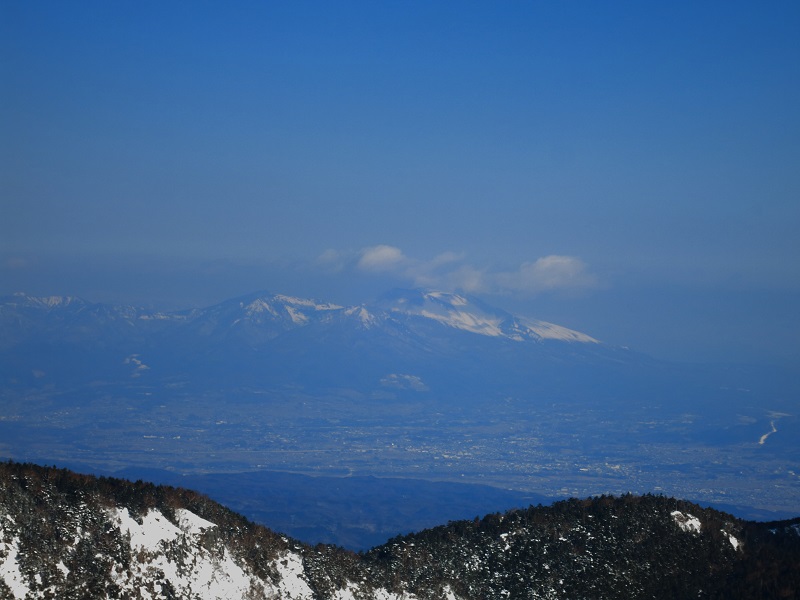 f:id:aohige0718:20161223172231j:plain 天狗岳から雪化粧した浅間山方面景色