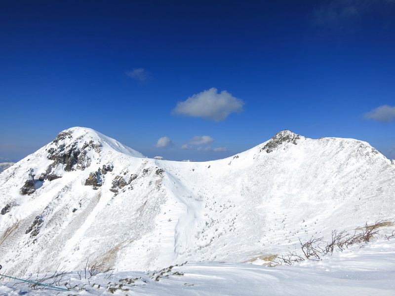 根石山から見える天狗岳素晴らしい冬景色