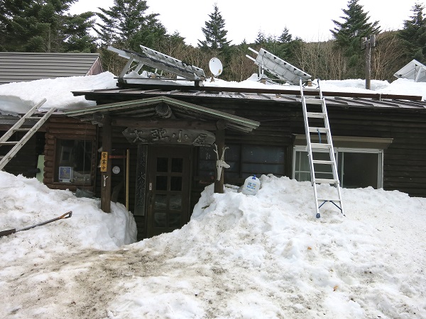 盗難事件が遭った前日に撮った大弛小屋