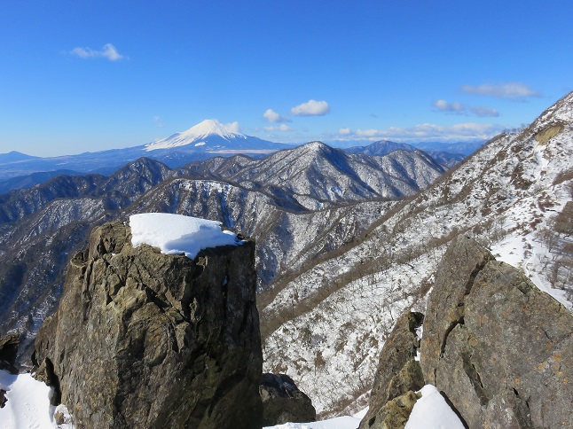 鬼ヶ岩と富士山