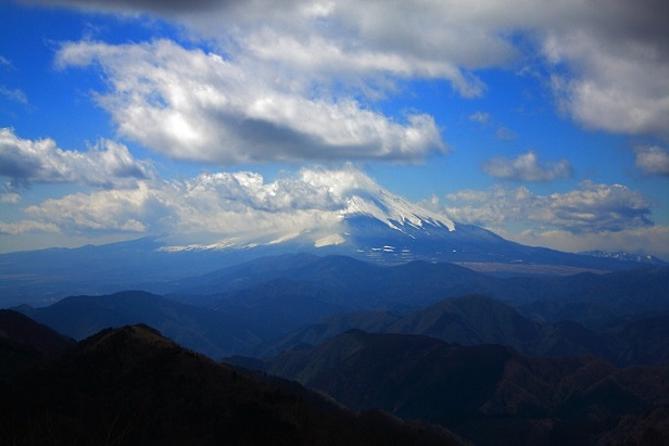 鍋割山の山頂からの景色