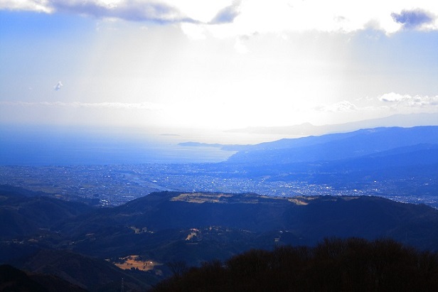 鍋割山から相模湾