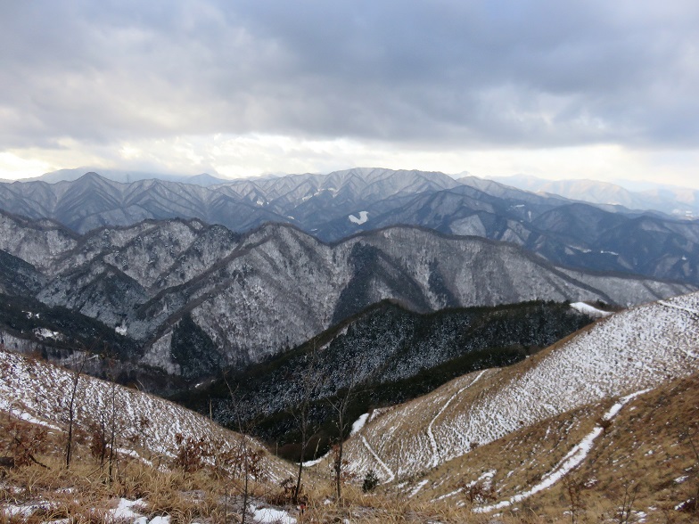 棚横手山から三ツ峠方面