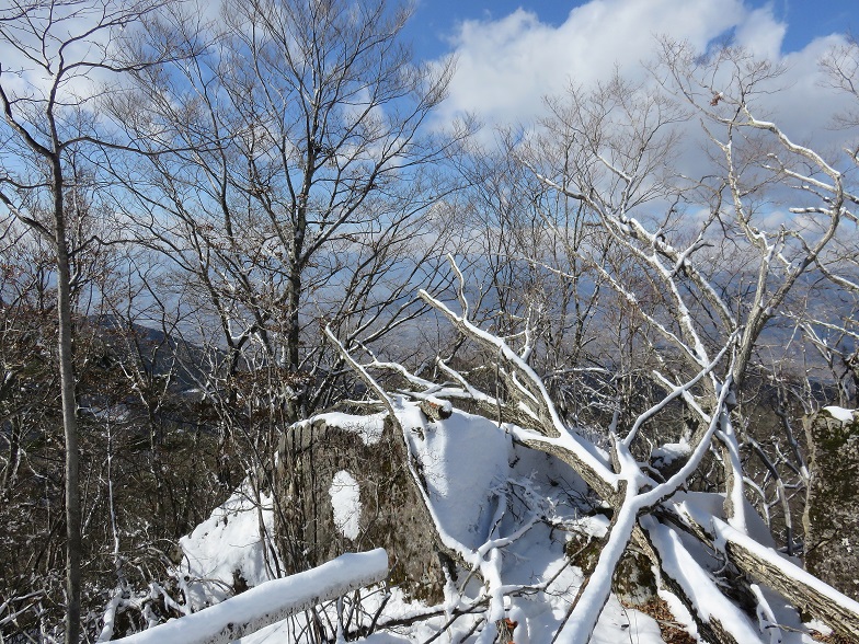源次郎岳恩若ノ峰へ至る破線コース