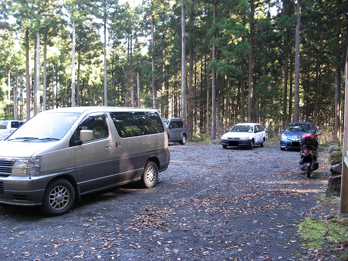 愛鷹山駐車場に戻る