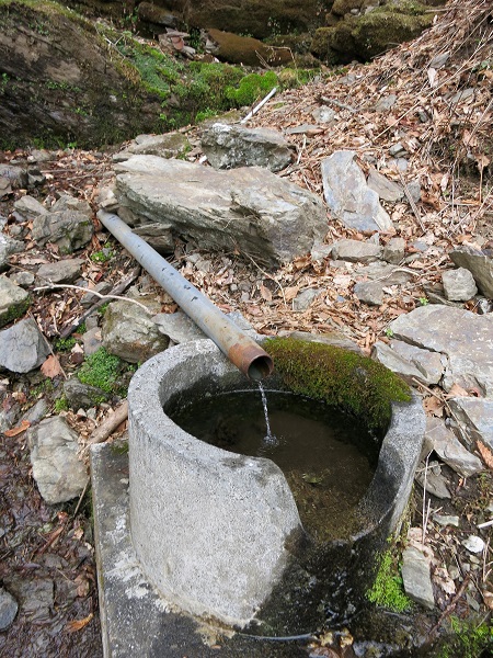 鷹ノ巣避難小屋水場