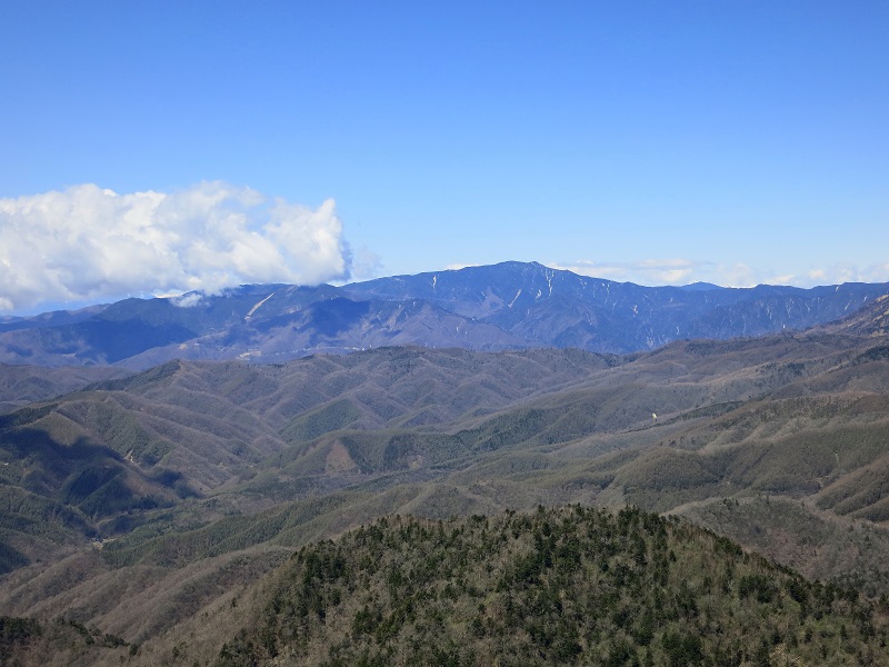 飛龍山の禿岩