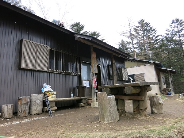 笠取小屋