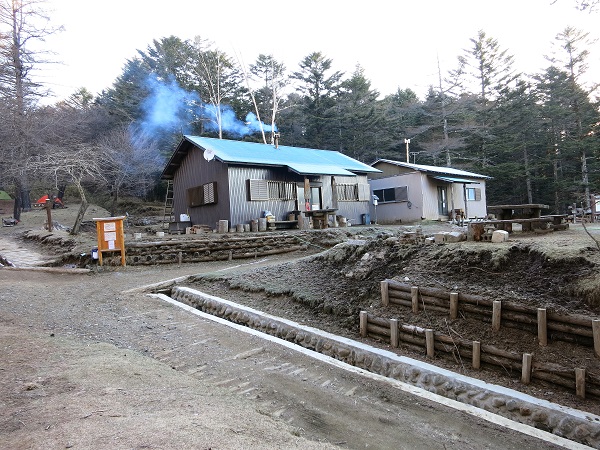 笠取小屋