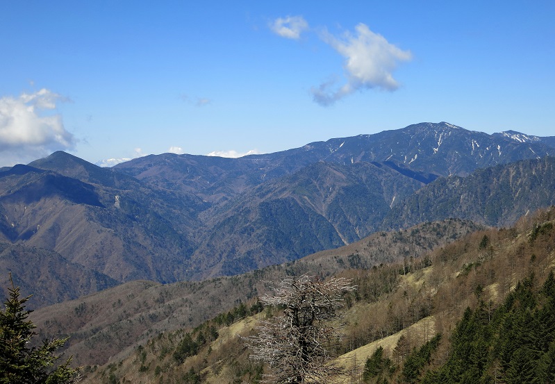 奥秩父の名峰金峰山方面