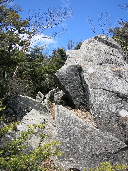 奥秩父縦走路露岩帯