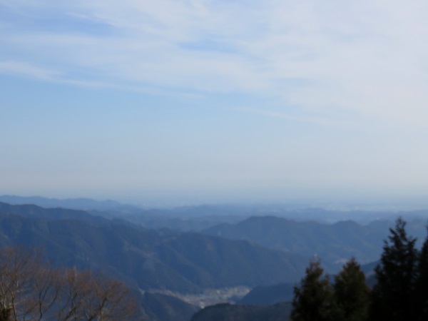 御嶽神社の参道からの景色