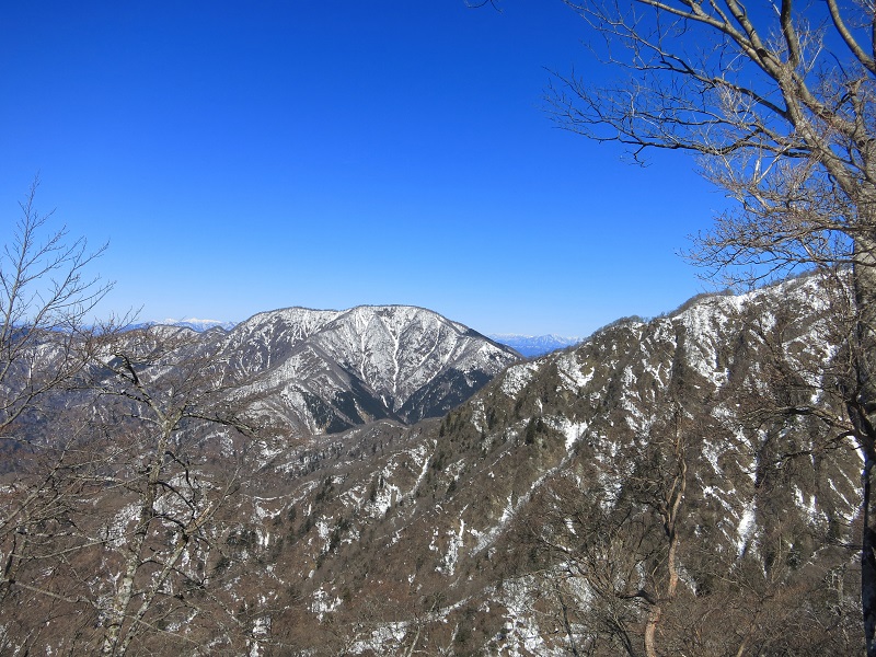 大室山方面もだいぶ雪