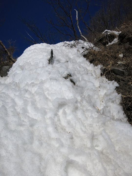 臼ヶ岳から蛭ヶ岳の最初の鎖場