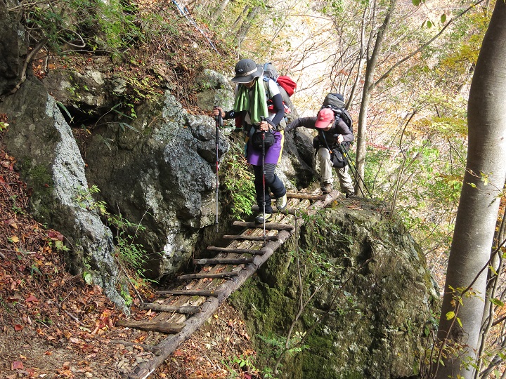 伝道から蜀の桟道のようは道危険