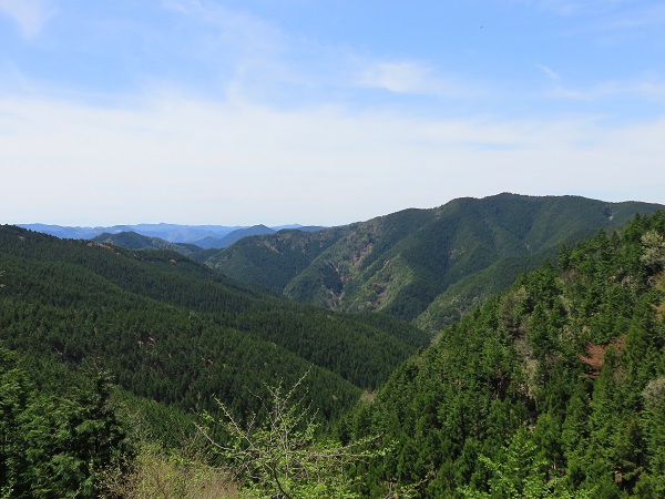 伯母子岳まで先が長い様子