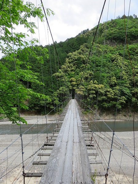 良く揺れる柳本橋